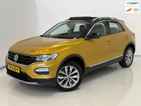 Volkswagen T-Roc 1.0 TSI Style / Pano / Trekhaak / Virtual