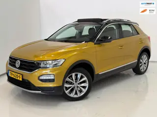 Volkswagen T-Roc 1.0 TSI Style / Pano / Trekhaak / Virtual