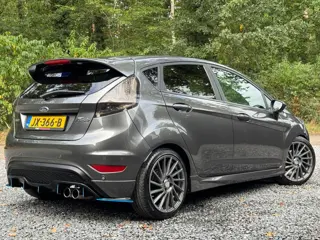 Foto 15 van Ford Fiesta 1.0 ST Line UNIEK GETUNED PERFECT OH NAVI CRUISE DEFUSER N-distributie