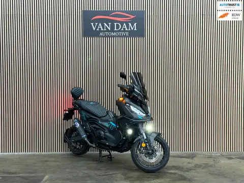 Honda Motor NC 750 X-ADV 2024 CUSTOM CAR-PLAY TERMIGNONI