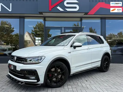 Volkswagen Tiguan 2.0 TSI 4Motion Highline 3x R-Line Pano Virtual Leder Camera 180pk