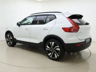 Foto 19 van Volvo XC40 B4 211pk Plus Dark / 20'' / 360 Camera / Trekhaak / Pixel Koplampen / Panoramadak / Nubuc