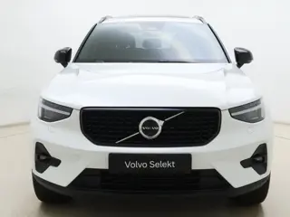 Foto 16 van Volvo XC40 B4 211pk Plus Dark / 20'' / 360 Camera / Trekhaak / Pixel Koplampen / Panoramadak / Nubuc