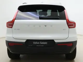Foto 14 van Volvo XC40 B4 211pk Plus Dark / 20'' / 360 Camera / Trekhaak / Pixel Koplampen / Panoramadak / Nubuc