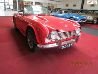 Triumph TR 4 Body off gerestaureerd in nieuw staat.