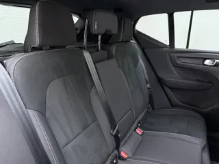 Foto 16 van Volvo XC40 B4 211pk Plus Dark / 20'' / Pixel Koplampen / Panoramadak / Getint Glas / Nubuck / 360 Ca