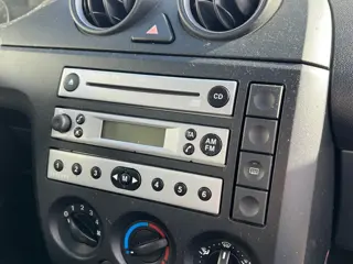 Foto 20 van Ford Fiesta 1.25-16V Centennial|Airco|