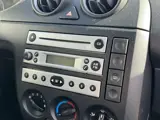 Foto 30 van Ford Fiesta 1.25-16V Centennial|Airco|