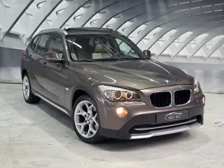 BMW X1 SDrive18i Executive pano zw hemel leer