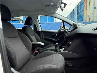 Foto 11 van Peugeot 208 1.2 PureTech Active|2e Eigenaar|Distributie vv in 2021|Navi|Carplay|Airco|PDC|Isofix|Goe