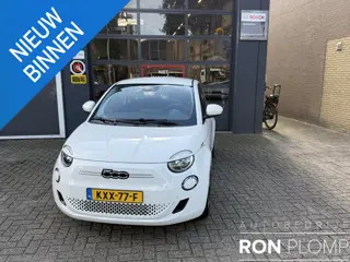 Fiat 500 E Icon 42 kWh SOH 99,5%/ Airco clima/ Apple carplay/ Cruise/ Camera/ PDC/ LMV/ Stoel verw