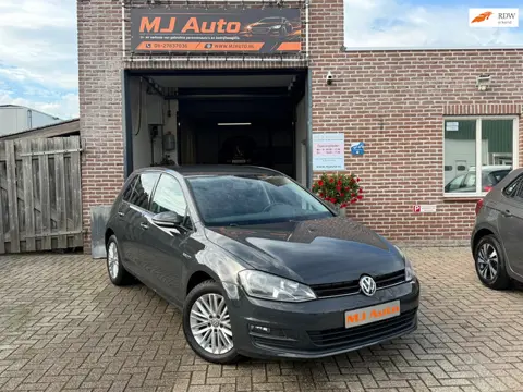 Volkswagen Golf 1.2 TSI CUP Edition airco stoelverwarming dealer onderhouden