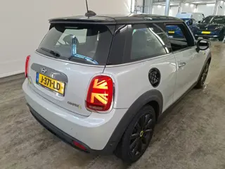 Foto 17 van Mini Electric Cooper 33 kWh 184pk | SOH 94% | Carplay | Camera | Stoelverwarming | Navigatie | Keyle