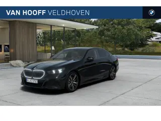 BMW 5 Serie 530e M Sport Automaat / Panoramadak / Trekhaak / Adaptieve LED / Parking Assistant Plus 
