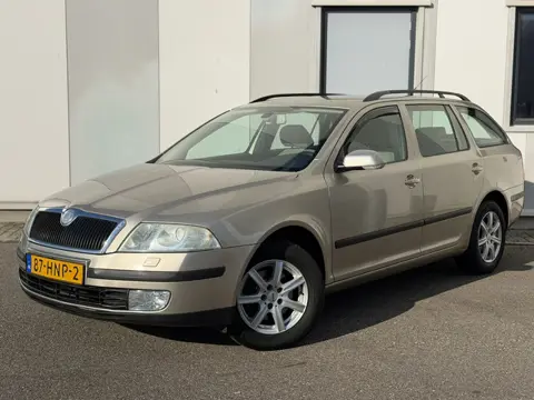 Skoda Octavia Combi 2.0 FSI Ambiente Xenon Navi Trekhaak APK 05-2027 INRUILKOOPJE!