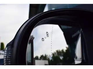 Foto 14 van Hyundai KONA EV Business 64 kWh | Stoelverwarming | Head-up Display | Navigatie | Adaptieve Cruise C