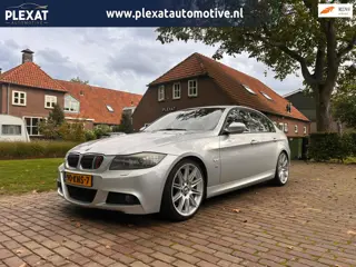 BMW 3-serie 318i Business Line Sport Aut. | M-Pakket | Xenon | Historie | Sportstoelen | Alcantara |
