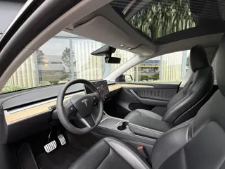 Foto 18 van Tesla Model Y Performance AWD/Pano/Autopilot