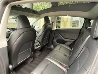 Foto 17 van Tesla Model Y Performance AWD/Pano/Autopilot