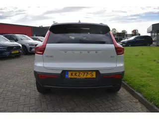 Foto 14 van Volvo XC40 B4 Plus Dark | ACC | Trekhaak | Schuif/kanteldak | Stoel + Stuur verwarmd | BLIS | Nubuck