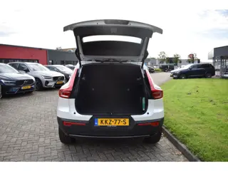 Foto 13 van Volvo XC40 B4 Plus Dark | ACC | Trekhaak | Schuif/kanteldak | Stoel + Stuur verwarmd | BLIS | Nubuck