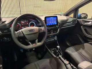 Foto 12 van Ford Fiesta 1.5 EcoBoost ST / 1e eigenaar / Dealer onderhouden / Winterpakket /
