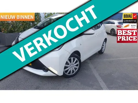 Toyota Aygo /km33.000/VolleOptie/Camera/Nav/NwAPK/Garant/2015