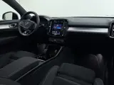 Foto 21 van Volvo XC40 B4 211pk Plus Dark / Nubuck / Elektr. Stoelen / Panoramadak / Trekhaak / Harman&Kardon Au