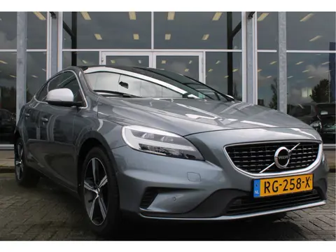 Volvo V40 T4 191PK Business Sport | Panoramadak | Standkachel | PDC + Camera | Verw. Voorstoelen | L