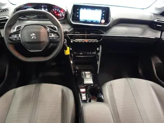 Foto 11 van Peugeot 208 1.2 PureTech 100pk Automaat Allure Pack  Navigatie Apple Carplay/Android Auto Camera Par