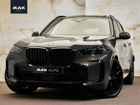 BMW X5 xDrive50e M Sport Pro , M Stoelen, Sky Lounge Pano, 4-wielbest., luchtv., CraftedClarity, B&W