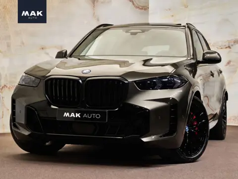 BMW X5 xDrive50e M Sport Pro , M Stoelen, Sky Lounge Pano, 4-wielbest., luchtv., CraftedClarity, B&W