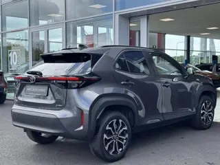 Foto 15 van Toyota Yaris Cross Dynamic + Comfort pakket | Parkeersensoren voor + achter | Stoelverwarming voor |
