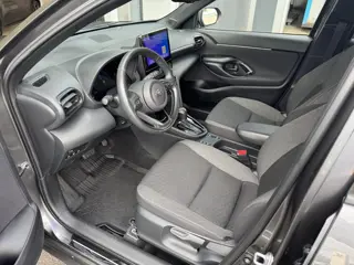 Foto 14 van Toyota Yaris Cross Dynamic + Comfort pakket | Parkeersensoren voor + achter | Stoelverwarming voor |
