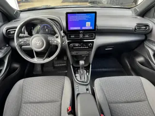 Foto 13 van Toyota Yaris Cross Dynamic + Comfort pakket | Parkeersensoren voor + achter | Stoelverwarming voor |