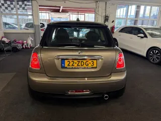 Foto 16 van MINI Cooper 1.6 One *NAP*Airco*Velgen*NAVI (bj 2012)