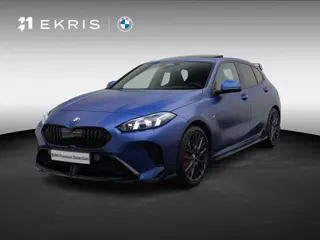 BMW 1 Serie 123 xDrive M Sportpakket Pro | Innovation Pack | Trekhaak | Stuurwielrand verwarmd | Pan