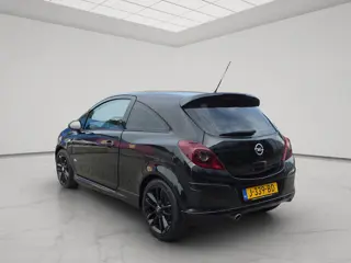 Foto 14 van Opel Corsa 1.4 OPC Line