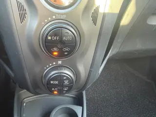 Foto 17 van Toyota Yaris 1.3 VVTi Aspiration