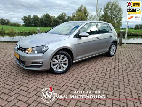 Volkswagen Golf 1.2 TSI Comfortline Clima Cruise PDC v+a