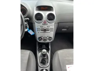 Foto 19 van Opel Corsa 1.4-16V Edition Limited 5 deurs airco