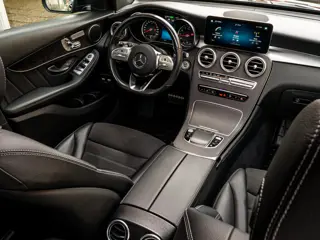 Foto 13 van Mercedes-Benz GLC 300e 4MATIC Premium AMG PANO 20 INCH CAMERA MEMORY STOELEN TREEPLANKEN NIGHT PAKKE