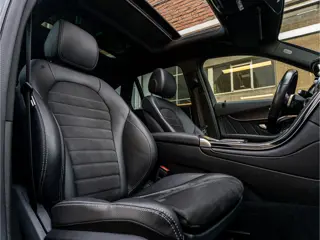 Foto 15 van Mercedes-Benz GLC 300e 4MATIC Premium AMG PANO 20 INCH CAMERA MEMORY STOELEN TREEPLANKEN NIGHT PAKKE