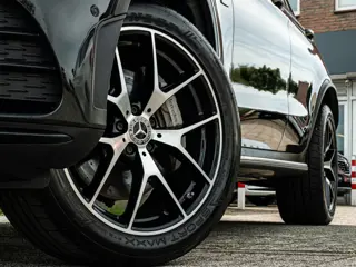 Foto 18 van Mercedes-Benz GLC 300e 4MATIC Premium AMG PANO 20 INCH CAMERA MEMORY STOELEN TREEPLANKEN NIGHT PAKKE