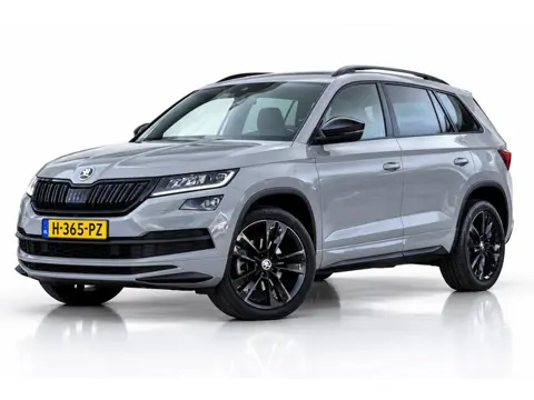 Skoda Karoq 1.5 TSI ACT Sportline | NAP | CAMERA | STOELVERWARMING | APPLE CARPLAY | ANDROID AUTO