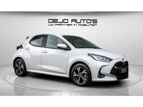 Toyota Yaris 1.5 Hybrid 115 DYNAMIC NAVI-CARPLAY CAMERA STOEL+STUUR VERWARMD LM VELGEN