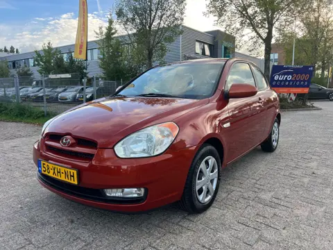 Hyundai Accent 1.4i Dynamic - Nieuwe Distributie - Airco
