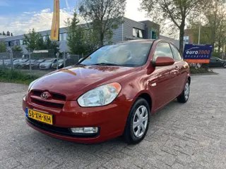 Hyundai Accent 1.4i Dynamic - Nieuwe Distributie - Airco