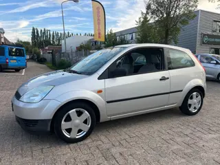 Foto 12 van Ford Fiesta 1.25-16V Centennial - Airco - Nieuwe Apk