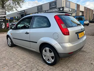Foto 20 van Ford Fiesta 1.25-16V Centennial - Airco - Nieuwe Apk